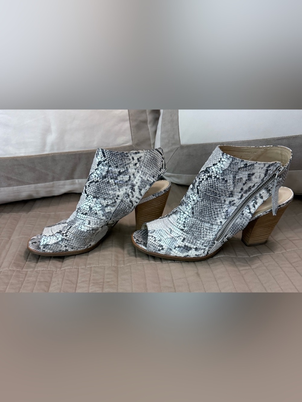 Paul Green White Snakeskin Peep-Toe Block Heel Sandals US 9.5 Eu 7